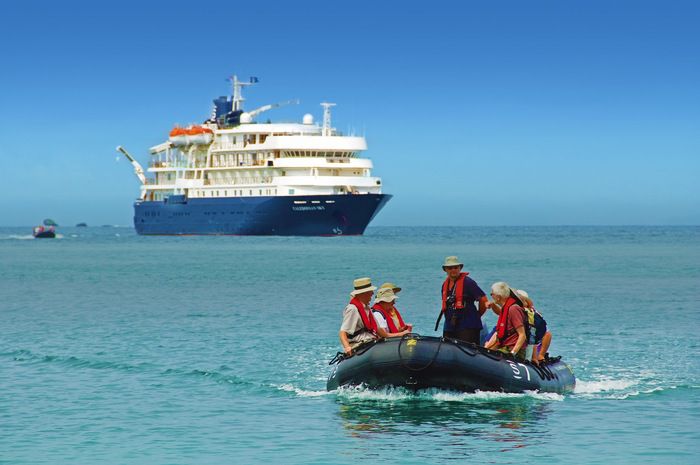 Shore excursions and activities on MS Caledonian Sky